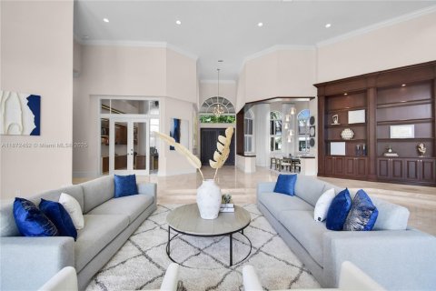 House in Weston, Florida 6 bedrooms, 710.42 sq.m. № 1925915 - photo 5