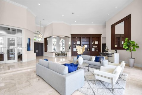 House in Weston, Florida 6 bedrooms, 710.42 sq.m. № 1925915 - photo 12