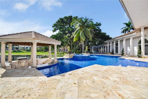 House in Weston, Florida 6 bedrooms, 710.42 sq.m. № 1925915 - photo 9