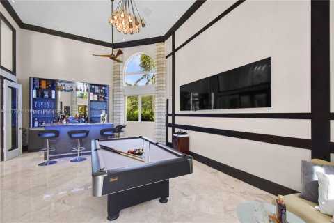House in Weston, Florida 6 bedrooms, 710.42 sq.m. № 1925915 - photo 30