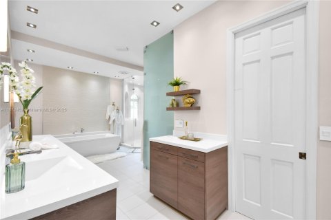 House in Weston, Florida 6 bedrooms, 710.42 sq.m. № 1925915 - photo 24