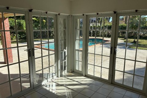 Villa ou maison à vendre à Miami, Floride: 3 chambres, 179.49 m2 № 1974823 - photo 5