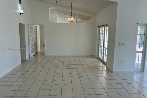 Villa ou maison à vendre à Miami, Floride: 3 chambres, 179.49 m2 № 1974823 - photo 6