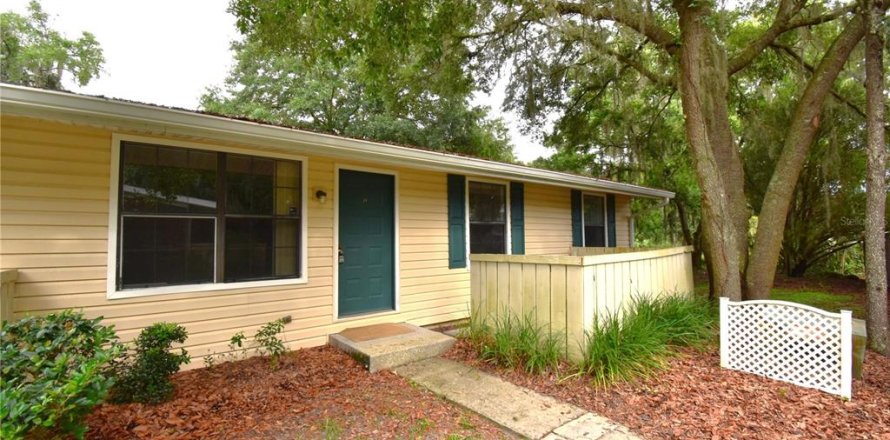 Condominio en Gainesville, Florida, 2 dormitorios № 1837877