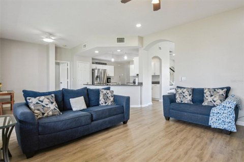 House in Wesley Chapel, Florida 4 bedrooms, 224.82 sq.m. № 1661714 - photo 10