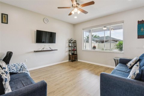 House in Wesley Chapel, Florida 4 bedrooms, 224.82 sq.m. № 1661714 - photo 9