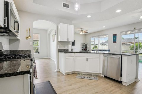 House in Wesley Chapel, Florida 4 bedrooms, 224.82 sq.m. № 1661714 - photo 13
