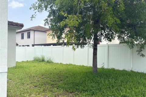 House in Hialeah, Florida 5 bedrooms, 327.02 sq.m. № 1852872 - photo 22
