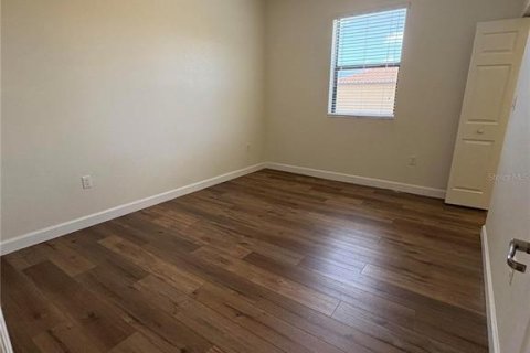 House in Hialeah, Florida 5 bedrooms, 327.02 sq.m. № 1852872 - photo 19
