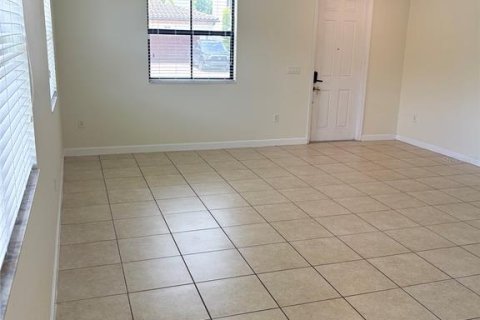 House in Hialeah, Florida 5 bedrooms, 327.02 sq.m. № 1852872 - photo 3