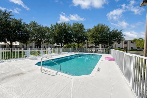 Apartment in Punta Gorda, Florida 2 bedrooms, 95.88 sq.m. № 2394404 - photo 12