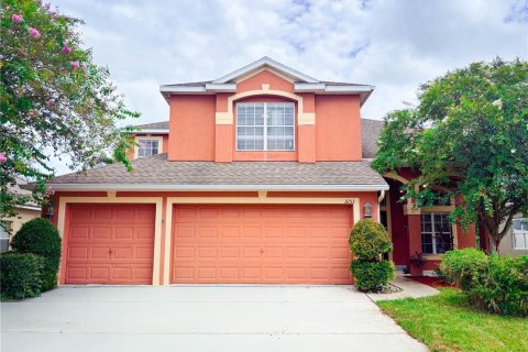 House in New Port Richey, Florida 5 bedrooms, 245.73 sq.m. № 2295055