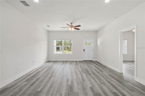 House in Dunnellon, Florida 4 bedrooms, 157.38 sq.m. № 2419946 - photo 3