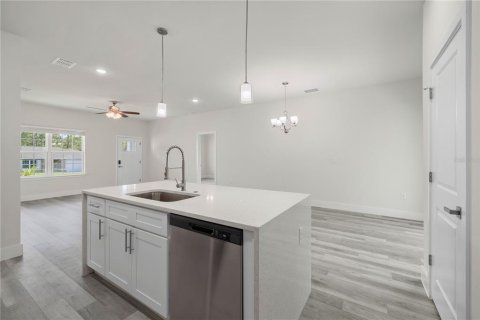 House in Dunnellon, Florida 4 bedrooms, 157.38 sq.m. № 2419946 - photo 8