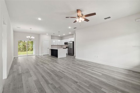 House in Dunnellon, Florida 4 bedrooms, 157.38 sq.m. № 2419946 - photo 2