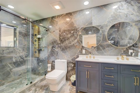 Casa en venta en Miami, Florida, 3 dormitorios, 240.52 m2 № 1995985 - foto 21