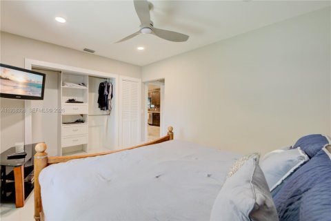 Casa en venta en Miami, Florida, 3 dormitorios, 240.52 m2 № 1995985 - foto 24