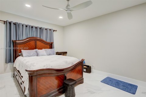 Casa en venta en Miami, Florida, 3 dormitorios, 240.52 m2 № 1995985 - foto 26