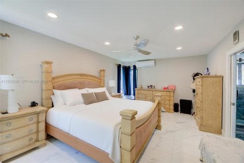 Casa en venta en Miami, Florida, 3 dormitorios, 240.52 m2 № 1995985 - foto 20