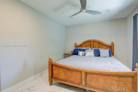 Casa en venta en Miami, Florida, 3 dormitorios, 240.52 m2 № 1995985 - foto 23