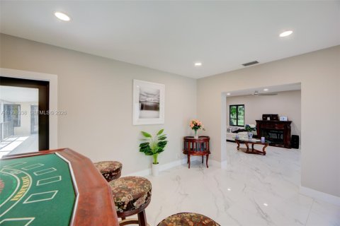 Casa en venta en Miami, Florida, 3 dormitorios, 240.52 m2 № 1995985 - foto 14