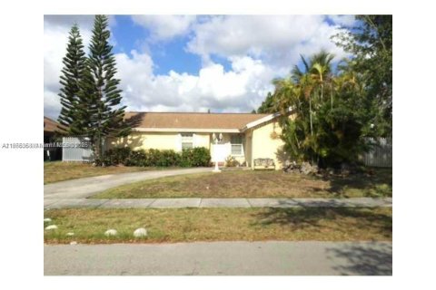 Casa en venta en Miami, Florida, 2 dormitorios, 99.96 m2 № 1881553 - foto 1