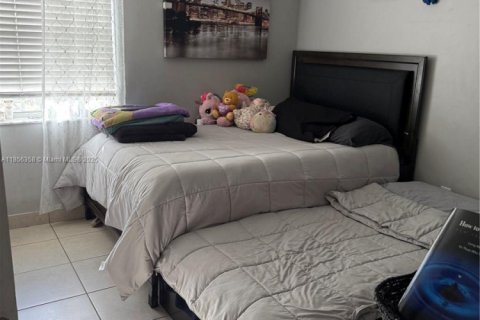 Casa en venta en Miami, Florida, 2 dormitorios, 99.96 m2 № 1881553 - foto 8