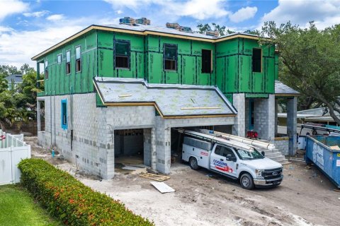 Casa en Tampa, Florida 5 dormitorios, 362.6 m2 № 2122543