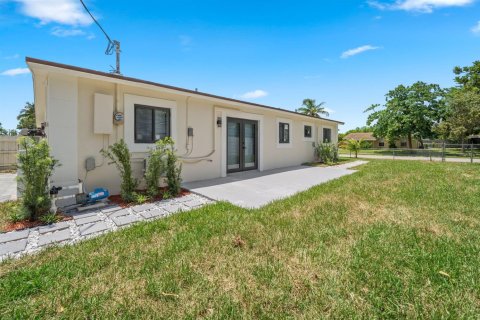 Villa ou maison à vendre à Pompano Beach, Floride: 3 chambres, 118.36 m2 № 2424767 - photo 23