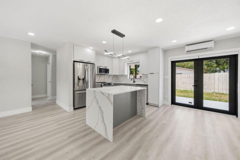 Villa ou maison à vendre à Pompano Beach, Floride: 3 chambres, 118.36 m2 № 2424767 - photo 9