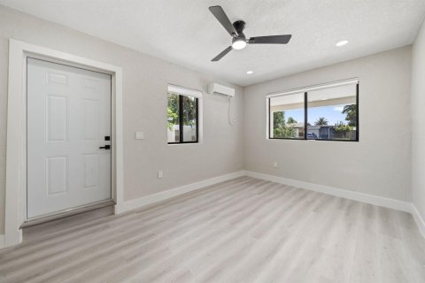 Villa ou maison à vendre à Pompano Beach, Floride: 3 chambres, 118.36 m2 № 2424767 - photo 15