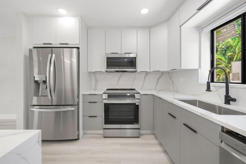 Villa ou maison à vendre à Pompano Beach, Floride: 3 chambres, 118.36 m2 № 2424767 - photo 11