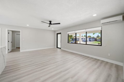 Villa ou maison à vendre à Pompano Beach, Floride: 3 chambres, 118.36 m2 № 2424767 - photo 7