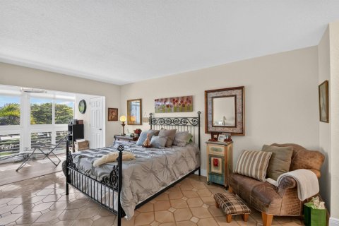 Condo in Lake Worth, Florida, 2 bedrooms  № 2189308 - photo 18