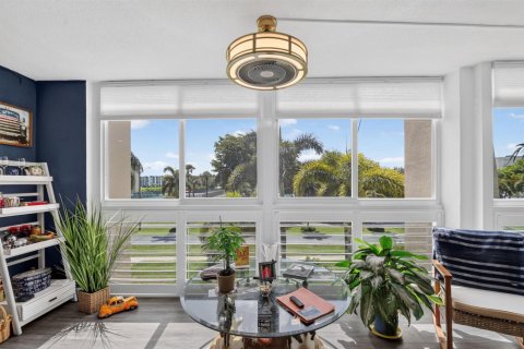 Condo in Lake Worth, Florida, 2 bedrooms  № 2189308 - photo 28