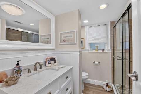 Condo in Lake Worth, Florida, 2 bedrooms  № 2189308 - photo 19