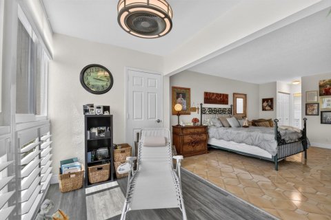Condo in Lake Worth, Florida, 2 bedrooms  № 2189308 - photo 21