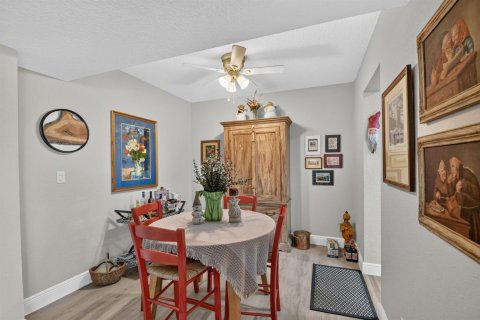 Condo in Lake Worth, Florida, 2 bedrooms  № 2189308 - photo 12