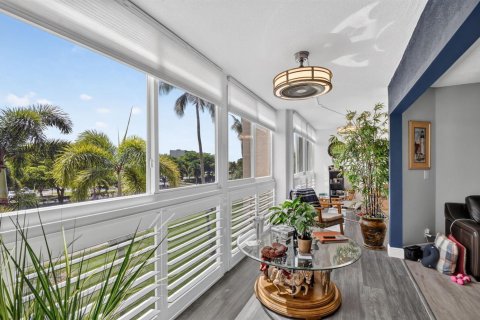 Condo in Lake Worth, Florida, 2 bedrooms  № 2189308 - photo 10