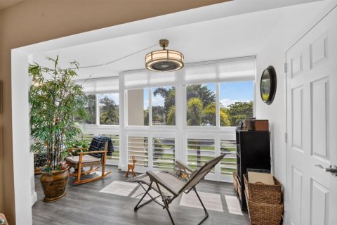 Condo in Lake Worth, Florida, 2 bedrooms  № 2189308 - photo 17