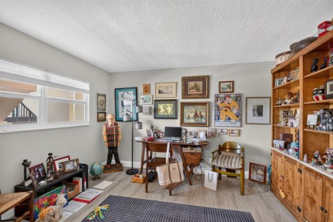 Condo in Lake Worth, Florida, 2 bedrooms  № 2189308 - photo 24