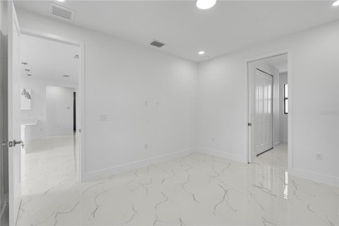 House in Rotonda, Florida 3 bedrooms, 137.12 sq.m. № 2204712 - photo 18