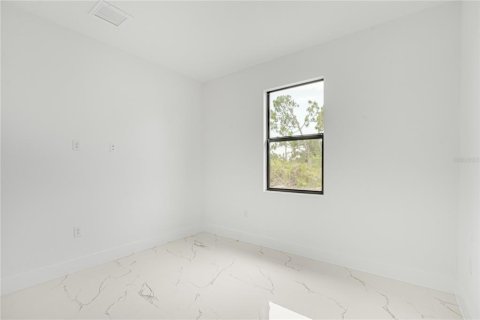 House in Rotonda, Florida 3 bedrooms, 137.12 sq.m. № 2204712 - photo 20