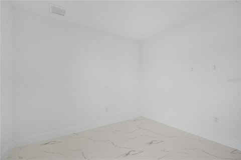 House in Rotonda, Florida 3 bedrooms, 137.12 sq.m. № 2204712 - photo 22