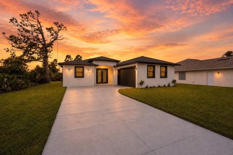 House in Rotonda, Florida 3 bedrooms, 137.12 sq.m. № 2204712