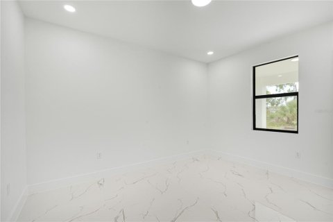 House in Rotonda, Florida 3 bedrooms, 137.12 sq.m. № 2204712 - photo 19