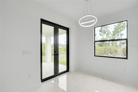House in Rotonda, Florida 3 bedrooms, 137.12 sq.m. № 2204712 - photo 12