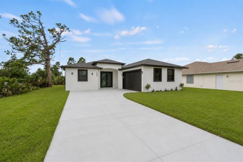 House in Rotonda, Florida 3 bedrooms, 137.12 sq.m. № 2204712 - photo 2