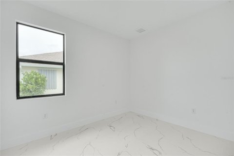 House in Rotonda, Florida 3 bedrooms, 137.12 sq.m. № 2204712 - photo 27