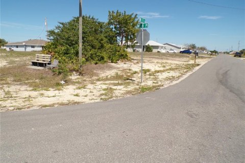 Terreno en venta en Cape Coral, Florida № 2096881 - foto 5